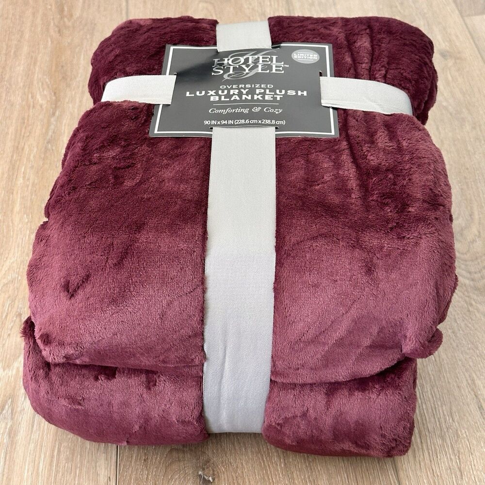Hotel Style Limited Edition Luxury Plush Blanket Plum QUEEN Size Oversized 90x94